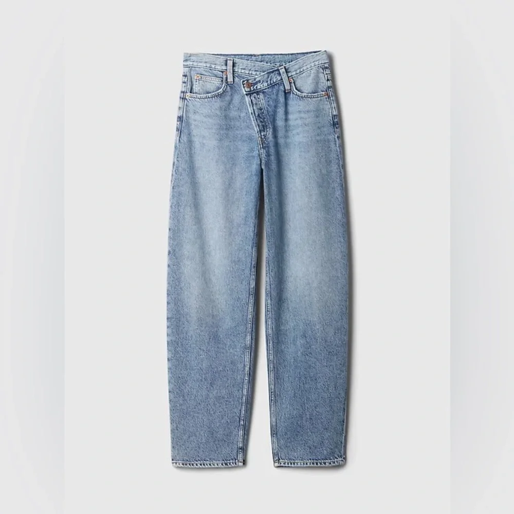 NWT! GAP Light High Rise Crossover Barrel Jeans - Size 30 / 10 🩷 #484783 - Picture 7 of 9